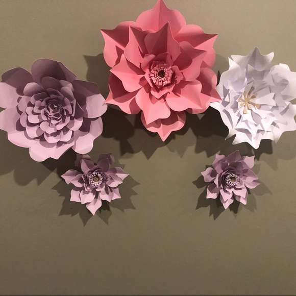 Paper flowers - Picture 2 of 2